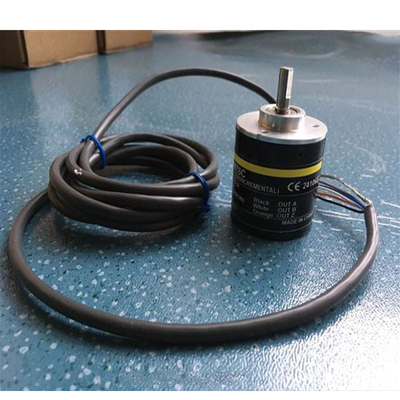 E6B2-CWZ6C 1000P/R 2M BY OMS Encoder de eixo incremental para controle industrial e de movimento
