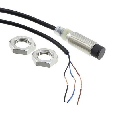 Sensor de proximidade indutiva OMS de longa duração E2B-S08KS02-WP-B1