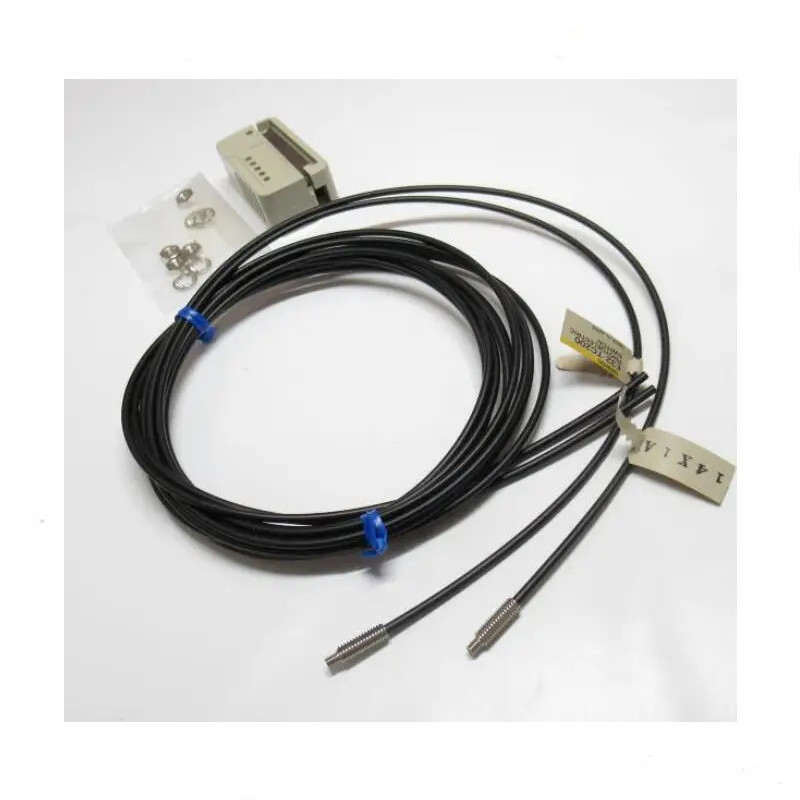 Sensores de fibra óptica versáteis E32-TC200 2M BY OMS para várias aplicações industriais