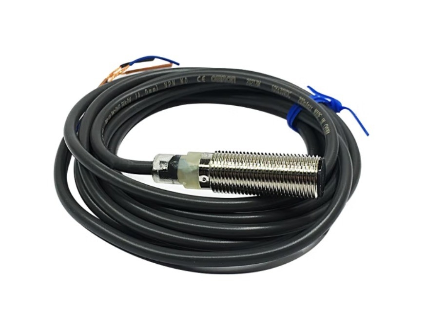 Sensor de proximidade indutiva OMS de longa duração E2B-S08KS02-WP-B1